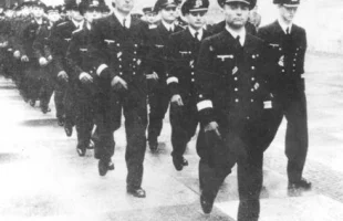 Prien and crew of U-47 arrive in Berlin, 18 October 1939.